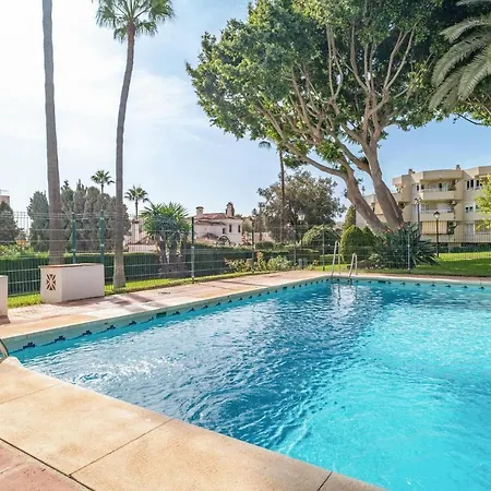 In With Outdoor Swimming Pool, Wifi And 1 Bedrooms